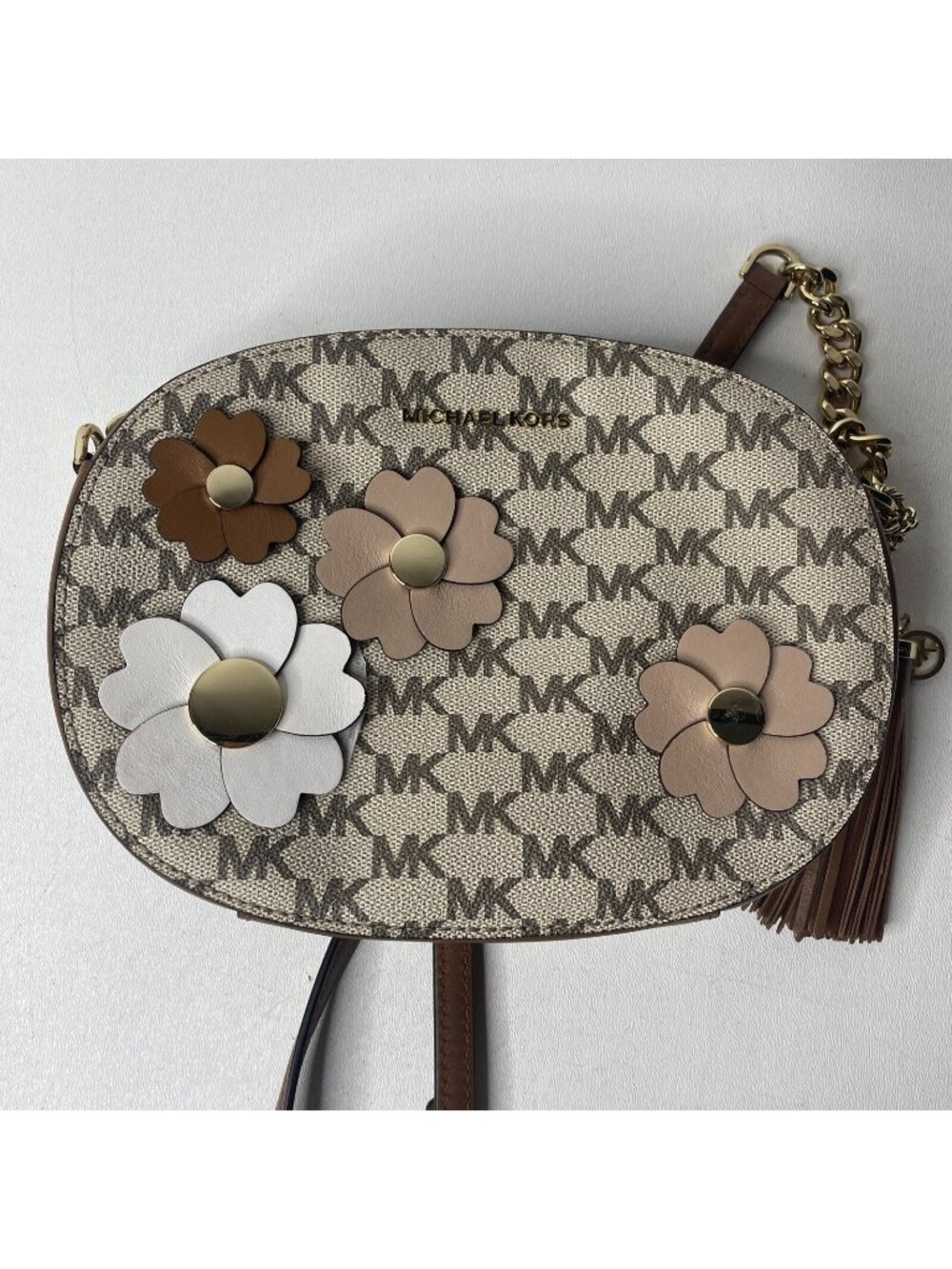 MICHAEL KORS Flora Applique Ginny Messenger Bag Natural Beige Luggage